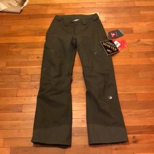 Ski/snowboard pants by Northface